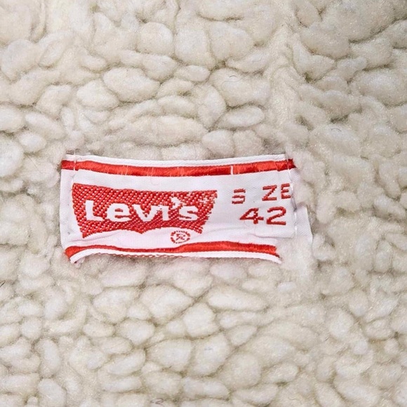 Vintage Levi's Sherpa lined trucker jacket grunge distressed faded holes Sz 42 - Picture 2 of 9